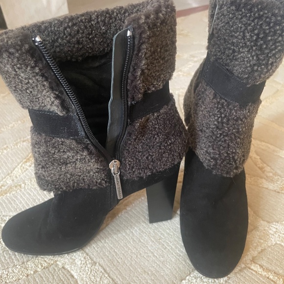 Donald Pliner black shearling heeled boots - Picture 6 of 7